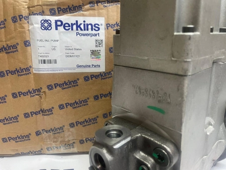 Топливный насос ТНВД Perkins T402521 / CAT 476-8769 Оригинал