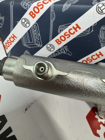 Рампа топливная Bosch 0445226025 / 6745-71-4310 / 3963815 (К)