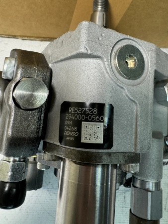 Топливный насос высокого давления (ТНВД) Denso 294000-0560 / RE527528 / RE54612 (К)