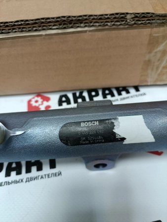 Топливная рампа 5254484 / 0445226092