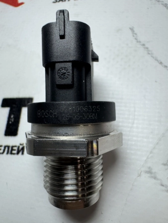 Датчик давления топлива Bosch 0281006325 / 5260246 (К)