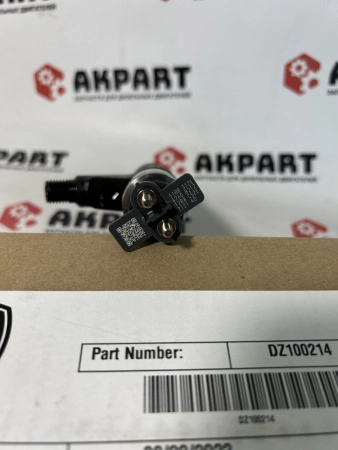 Топливная форсунка John Deere DZ100214, RE543266 / Denso 095000-8940 (Оригинал)